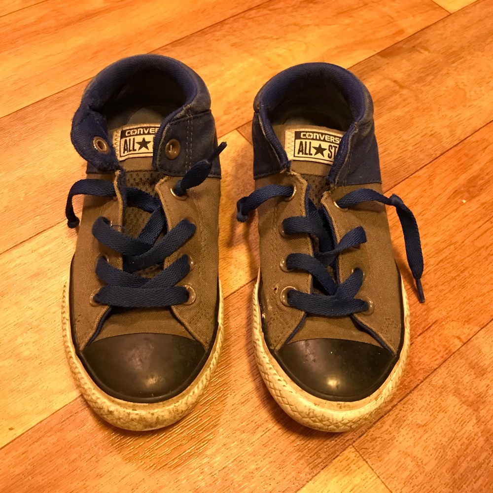 Boy converse